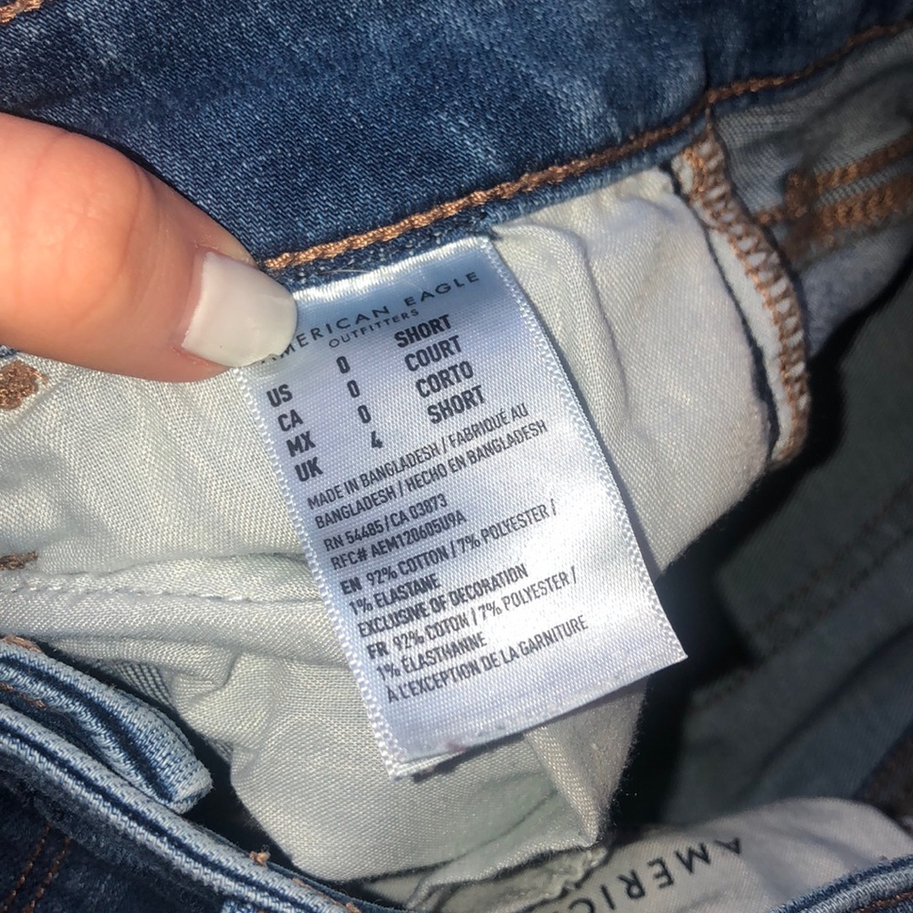 American eagle medium wash ripped jeans - Picture 3 of 5